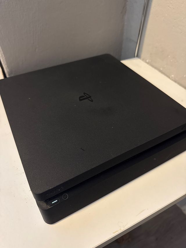 PS4 Negra (PlayStation 4)