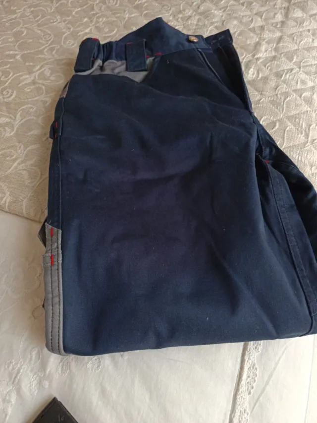 Pantalón de trabajo azul y gris