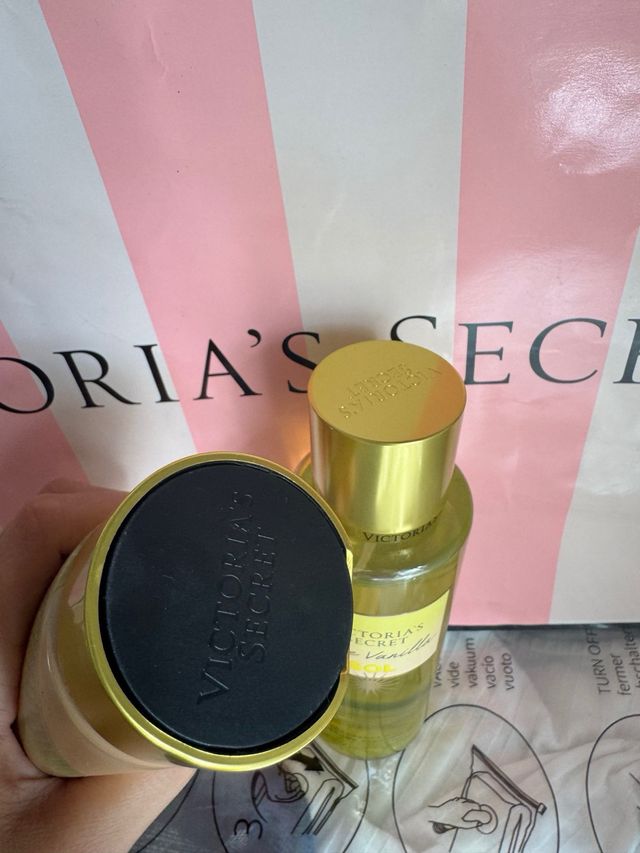 Victoria's Secret Bruma y Loción Bare Vanilla SOL