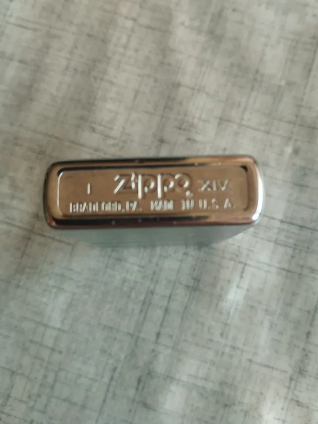 Mechero Zippo plateado