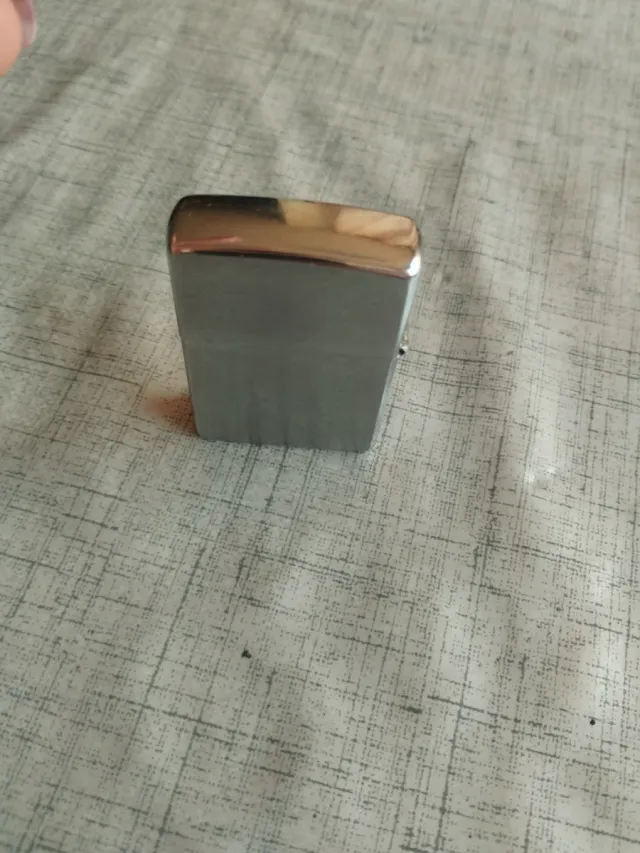 Mechero Zippo plateado