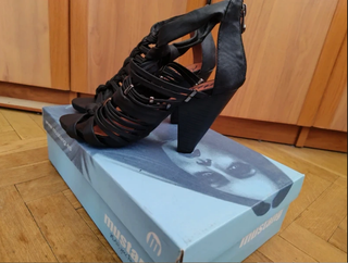 Sandalias Mustang Talla 38 Negras