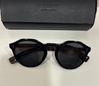 Gafas de sol Burberry negras y multicolor