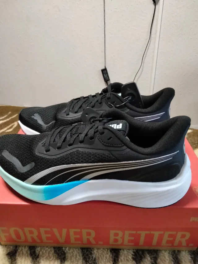 Deportivas Puma Negras y Blancas Nuevas