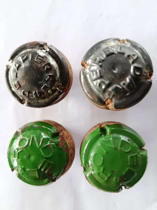 4 Chapas Cava Antiguas