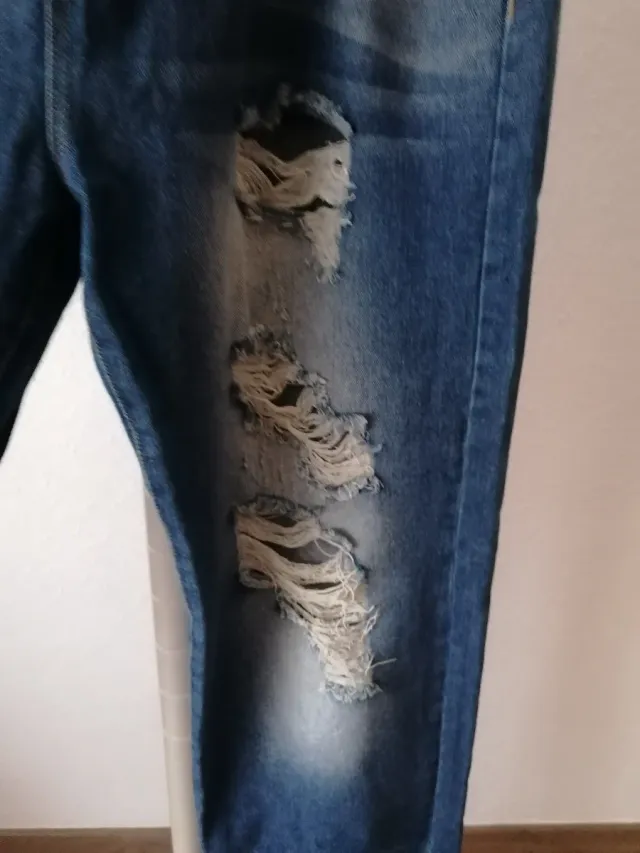 Vaqueros rotos talla 48 / XXL