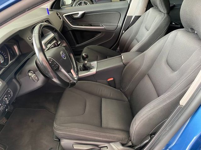 Volvo V60 2.0 D3 Momentum