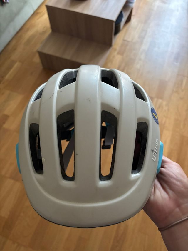Casco Btwin blanco