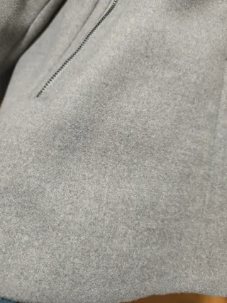 Chaqueta Zara gris con capucha