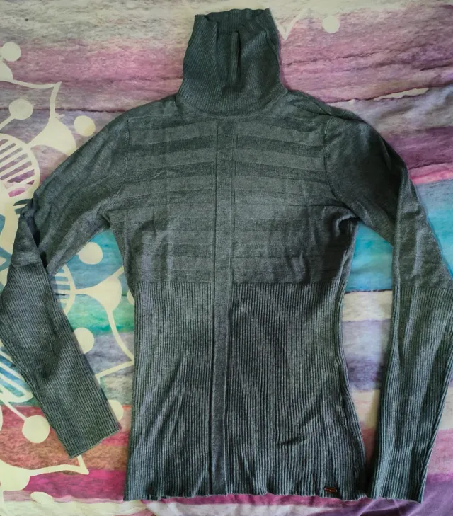 Camiseta Morgan cuello alto gris