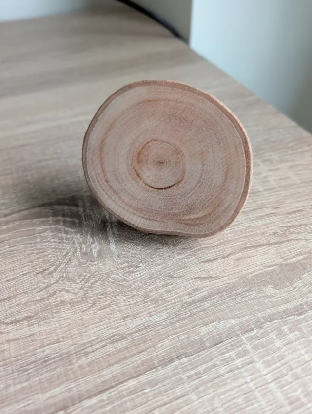 Perchero de madera moderno de diseño