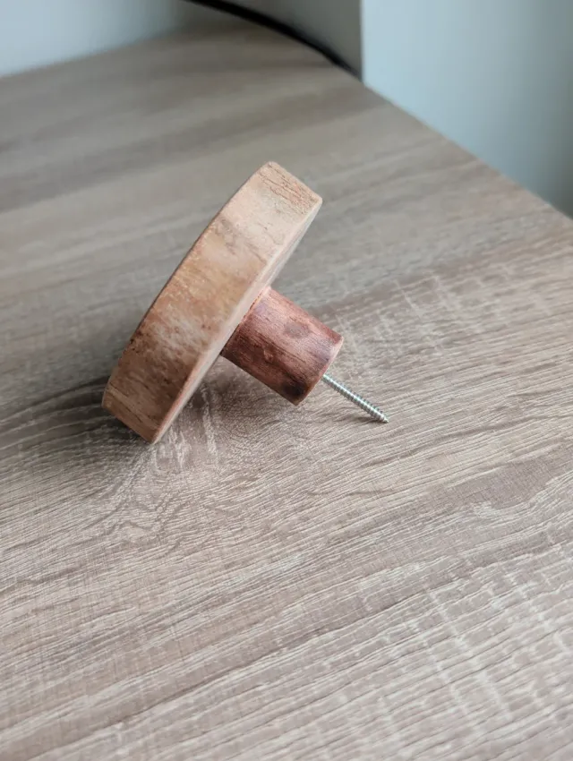 Perchero de madera moderno de diseño