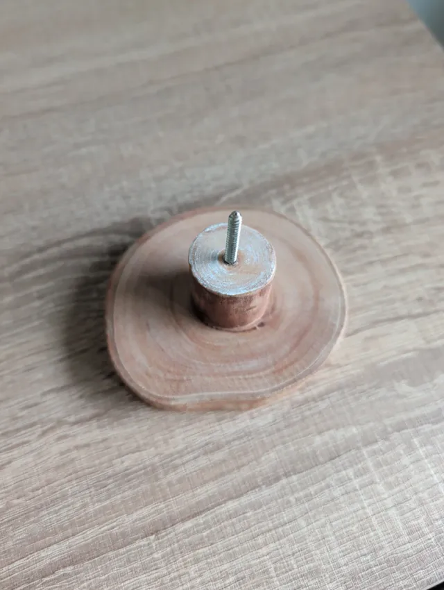 Perchero de madera moderno de diseño