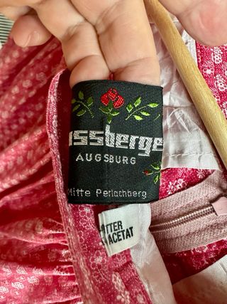 Falda regional adulta