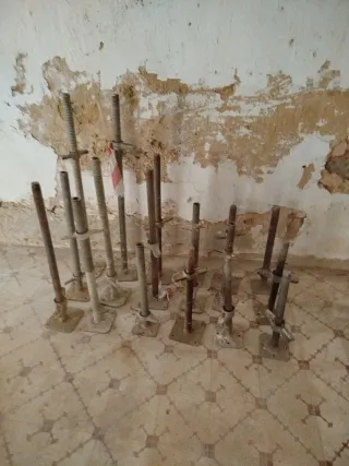 Reguladores de andamio varios tamaños