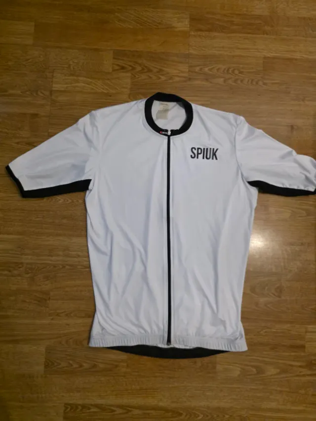 Ropa ciclismo.
