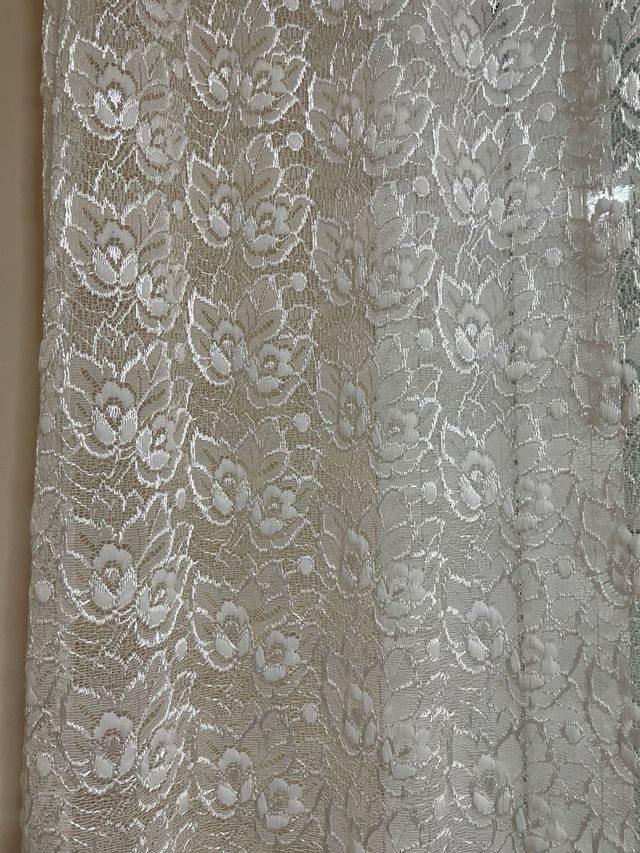 Cortinas blancas con faldón y doble riel