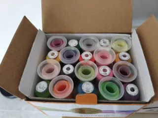 Caja de hilos de bordar 40piezas