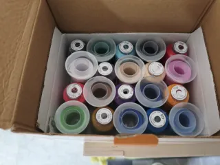 Caja de hilos de bordar 40piezas