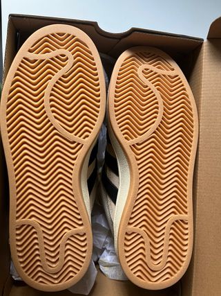 Adidas Botines Beige y Negro