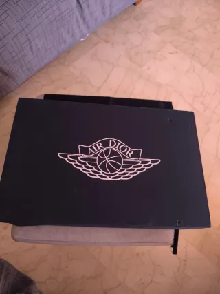 Air Jordan 1 Retro High Dior Gris Blanco