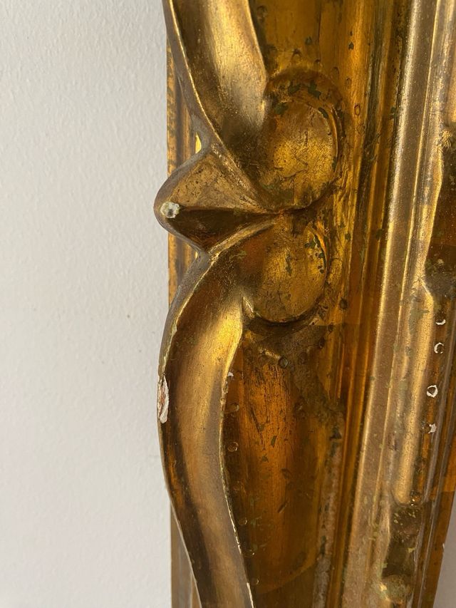 Marco dorado madera tallada