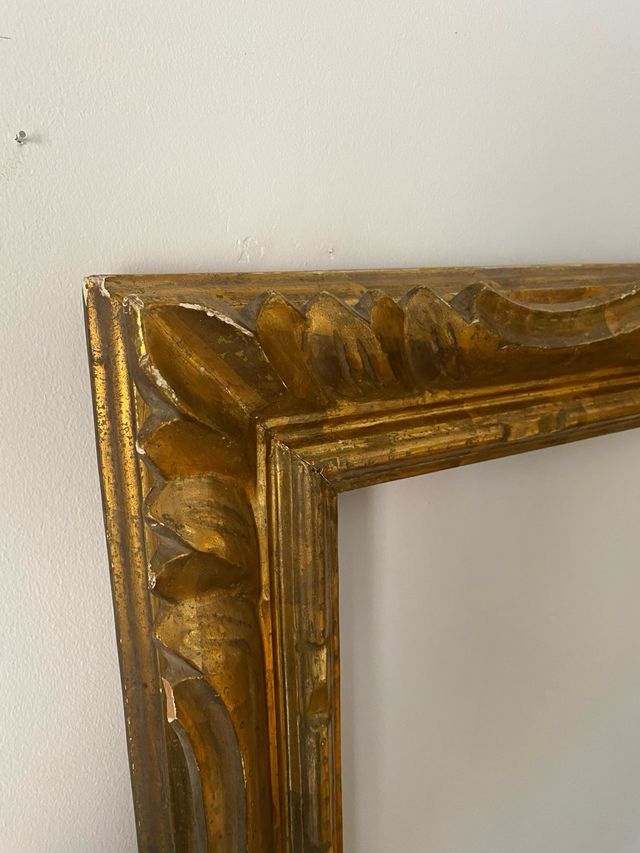 Marco dorado madera tallada