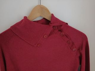 Jersey lana magenta cuello botones