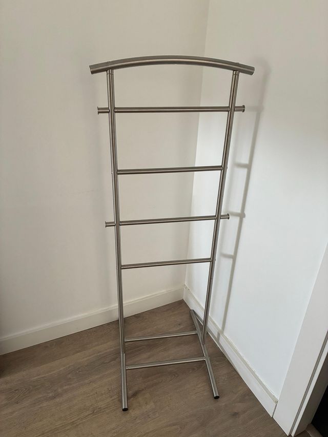 Galan de pie metálico