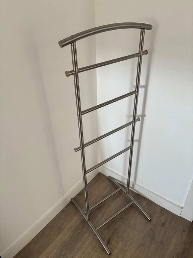 Galan de pie metálico