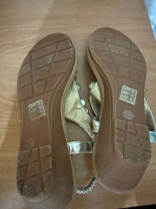 Sandalias Fellissim Doradas Adornadas