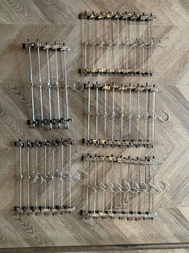 Lote de perchas. Stock de perchas variadas