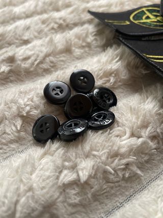 5 Patch Stone Island + Bottoni Neri