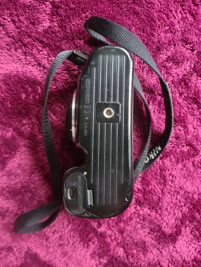 Câmera Nikon F70 Preta