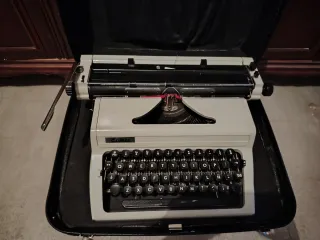 Máquina de Escribir ERIKA