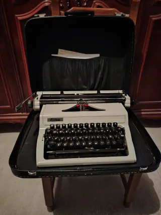 Máquina de Escribir ERIKA
