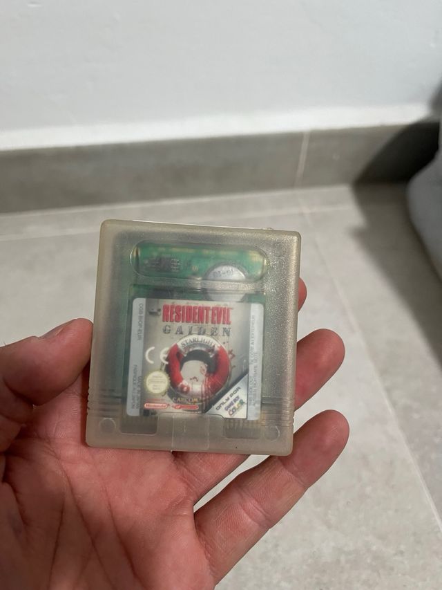 Cartuccia del gioco Resident Evil Gaiden per Nintendo Game Boy Color con custodia protettiva in omaggio