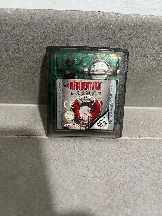 Cartuccia del gioco Resident Evil Gaiden per Nintendo Game Boy Color con custodia protettiva in omaggio