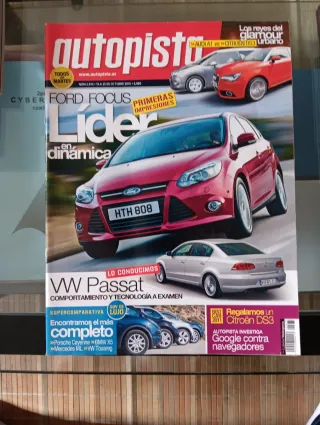 Dos números revista Autopista y uno de Motor 16