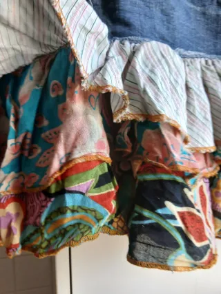 Gonna jeans con balze colorate