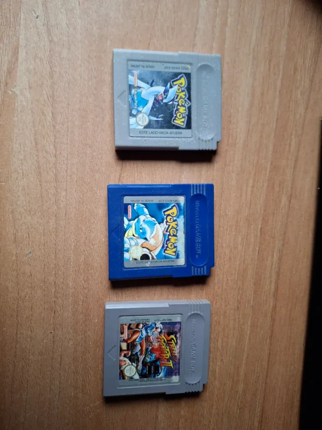Juegos Game Boy Pokémon y Street Fighter II
