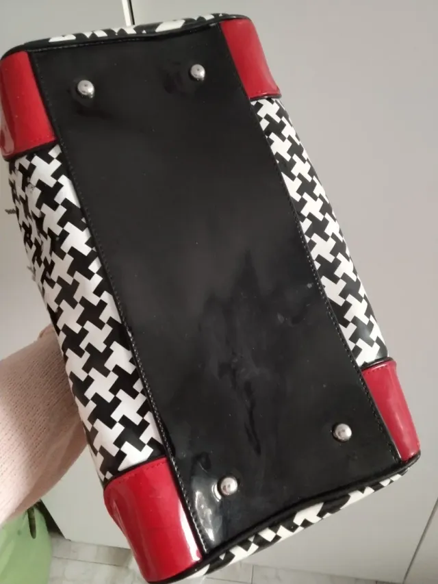 Borsa bauletto Hello Spank ecopelle lucida