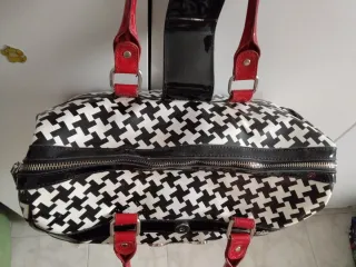 Borsa bauletto Hello Spank ecopelle lucida