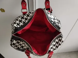 Borsa bauletto Hello Spank ecopelle lucida