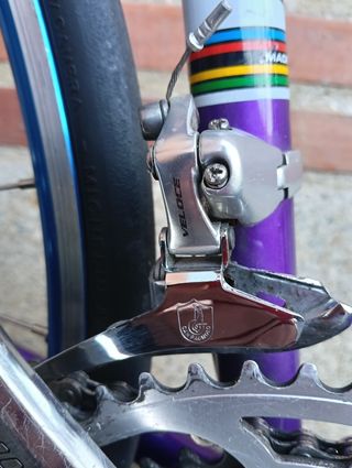 Bicicleta Colnago Morada.