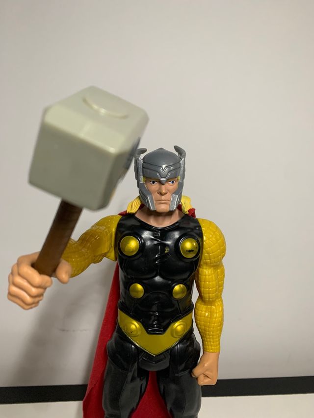 Figura Thor 30cm muñeco
