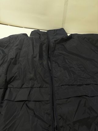 Chubasquero azul marino