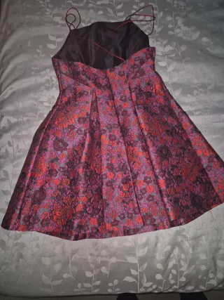 Vestido fiesta adolescente con bordado floral