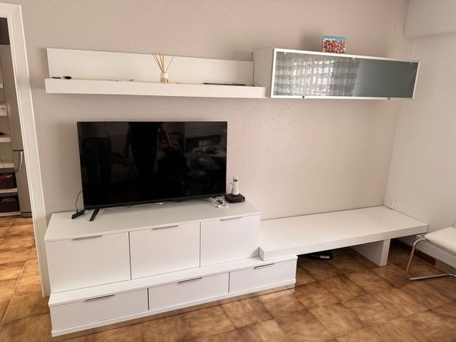 Mueble de comedor blanco