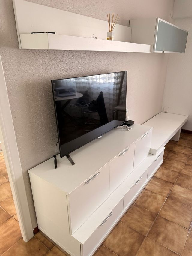 Mueble de comedor blanco